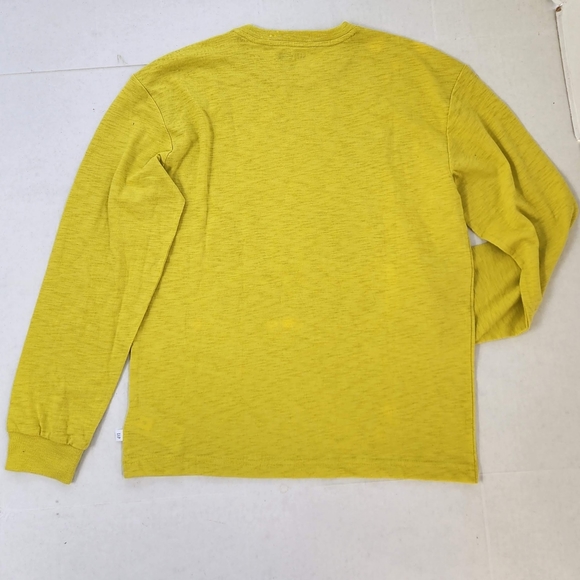 Gap Baby Yoda Neon Yellow Graphic Image Changing Long Sleeve Crew Tee Shirt - Picture 5 of 10